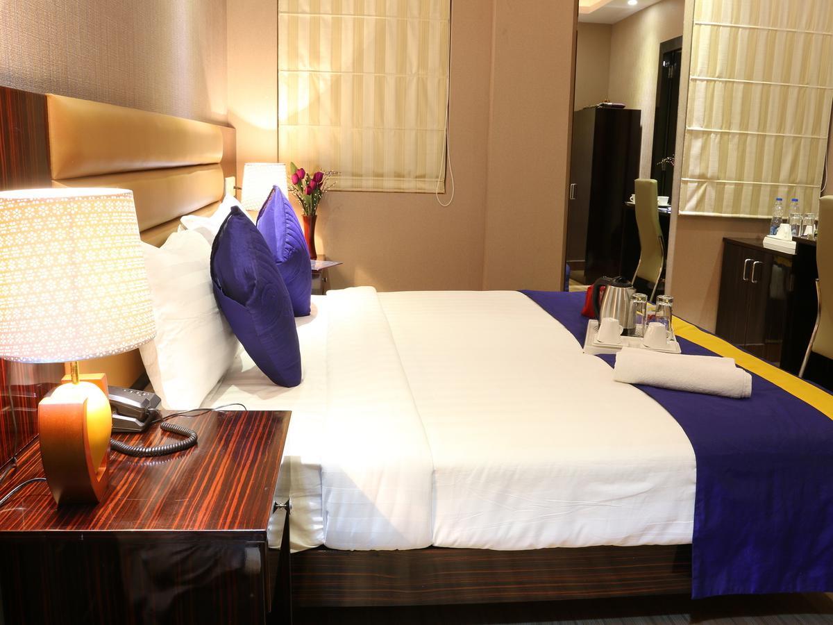 Oyo 662 Hotel Comfotel Kalküta Dış mekan fotoğraf